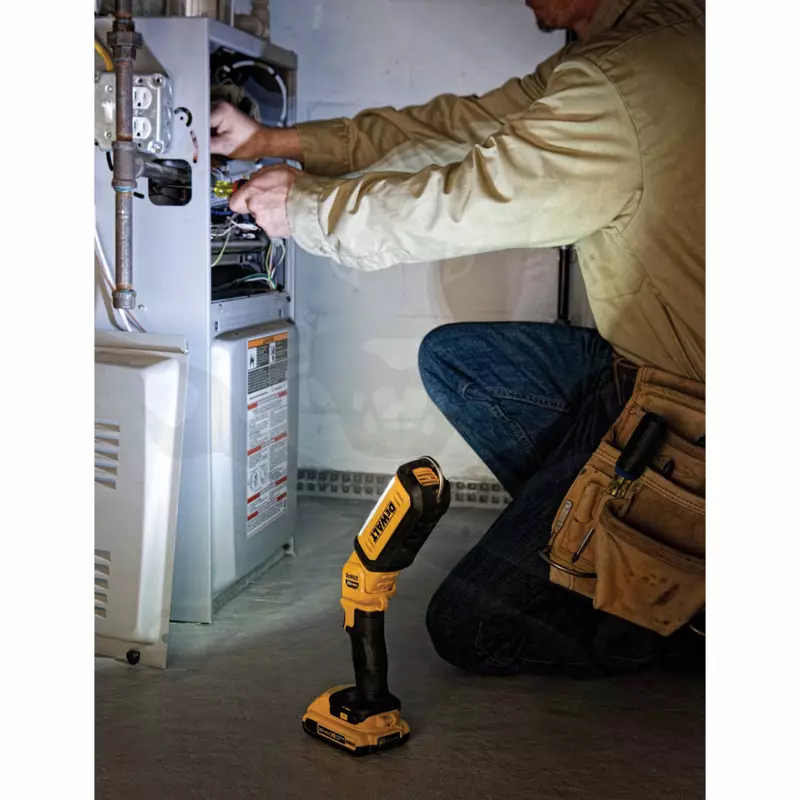 Szerelőlámpa, akkus, csuklós fej - akku nélkül - 225-450 Lm DeWalt