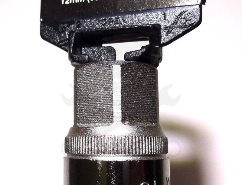 Gyertyakulcs 18 mm 1/2" - gumibetétes kivitel - hatlapú