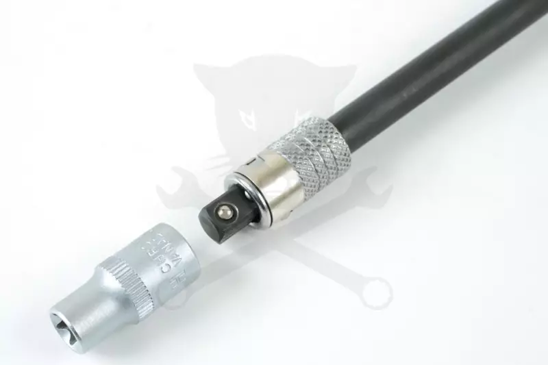 T-kulcs 1/4"-es bitbefogó és 1/4"-es dugófej 2:1-ben fix hajtószár