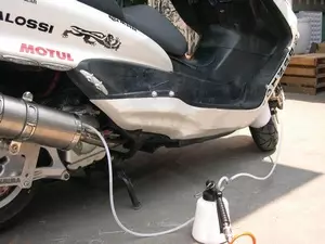 Féklégtelenítő kanna vákuumos-kétkörös kivitel motorkerékpárokhoz