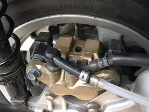 Féklégtelenítő kanna vákuumos-kétkörös kivitel motorkerékpárokhoz