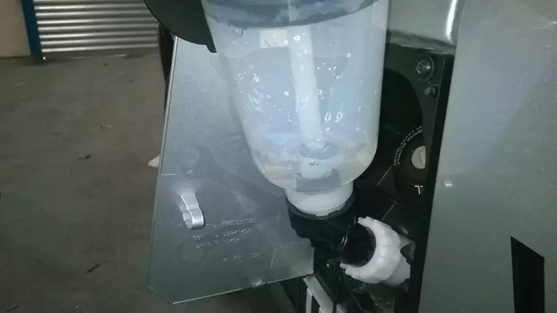 Adagoló flakon AdBlue folyadékhoz 45 fokos 1100 ml - szelepes
