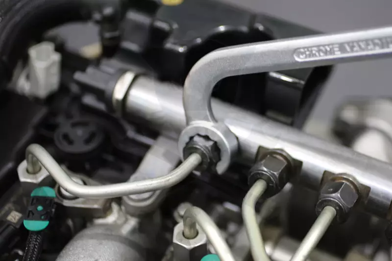 Üzemanyagcső bontó kulcs 17 mm VAG TDi