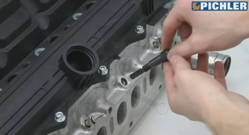 Kompressziómérő diesel Full-Univerzális izzítógyertya-adapter készlet