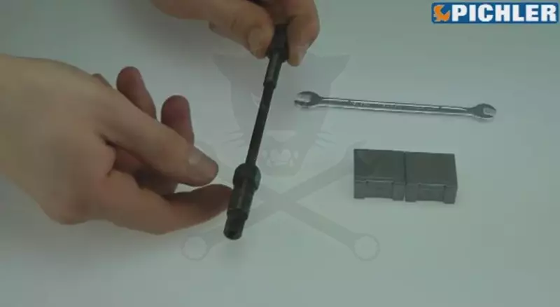Kompressziómérő diesel Full-Univerzális izzítógyertya-adapter készlet