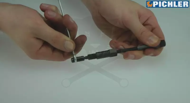 Kompressziómérő diesel Full-Univerzális izzítógyertya-adapter készlet