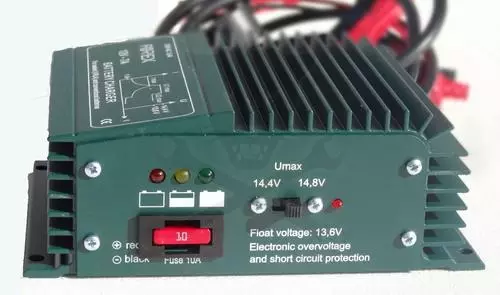 Akkumulátor töltő FRX 12V - 7A - Full Automata