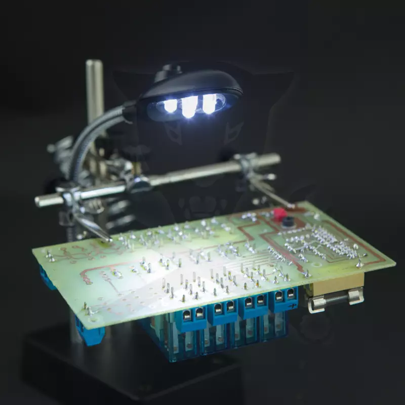 Paneltartó nagyítóval, csipeszekkel 5 LED, 360° forg. IP20,