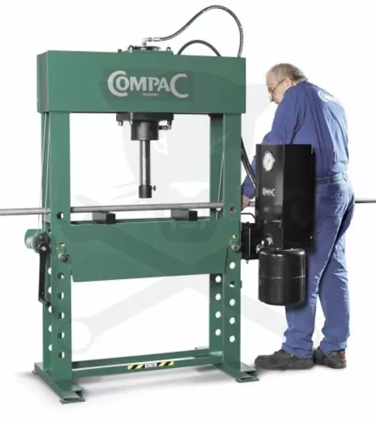 Prés 60 tonnás elektro-hidraulikus - dupla funkciós -COMPAC- Denmark G7