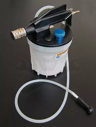 Féklégtelenítő kanna vákuumos 2000 ml + utántöltő komplett készlet