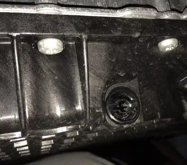 Olajleeresztő-csavarkulcs VAG 2.0 Liter 4 heng. FSI és TFSI