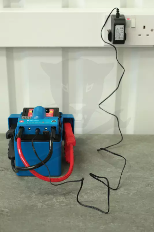 Akkumulátor bikázó-indító (starter) 12 V -1200A -14Ah -Laser Tools