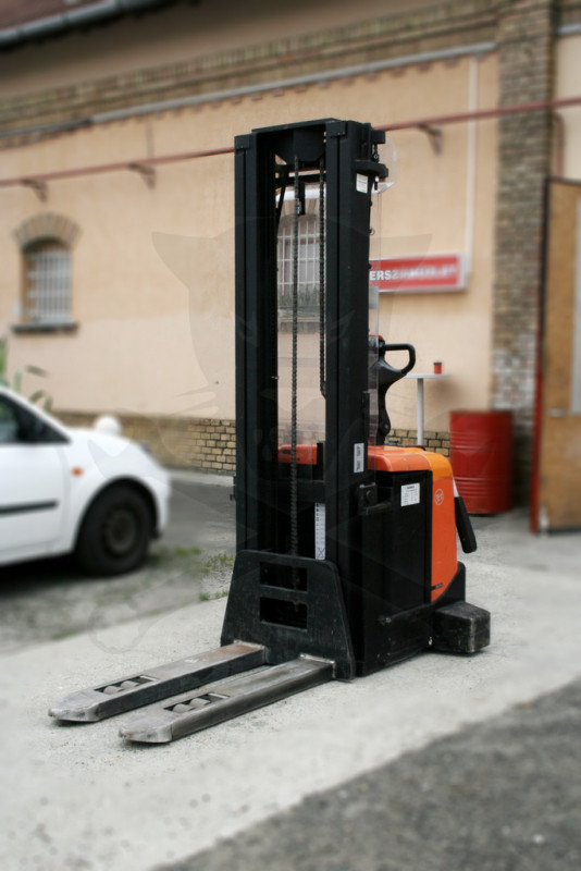 Targonca 11. gyalog kiséretű 2009-es Toyota BT SPE 160- Emel:5,4 m -Magyarország