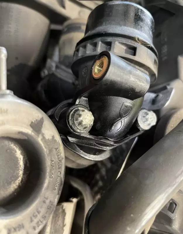 Szerelőkulcs turbó bemeneti ház 8 lapú 10 mm Belső Ribe1/4"- R9M 1.6D