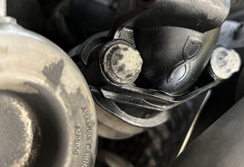 Szerelőkulcs turbó bemeneti ház 8 lapú 10 mm Belső Ribe1/4"- R9M 1.6D