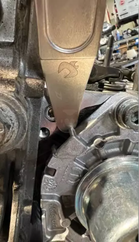Feszítő szerszám 180mm hosszú kicsi precíziós pajszer kerek ívelt vég