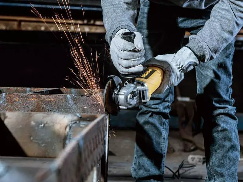 Sarokcsiszoló 125 mm 950W - DeWalt