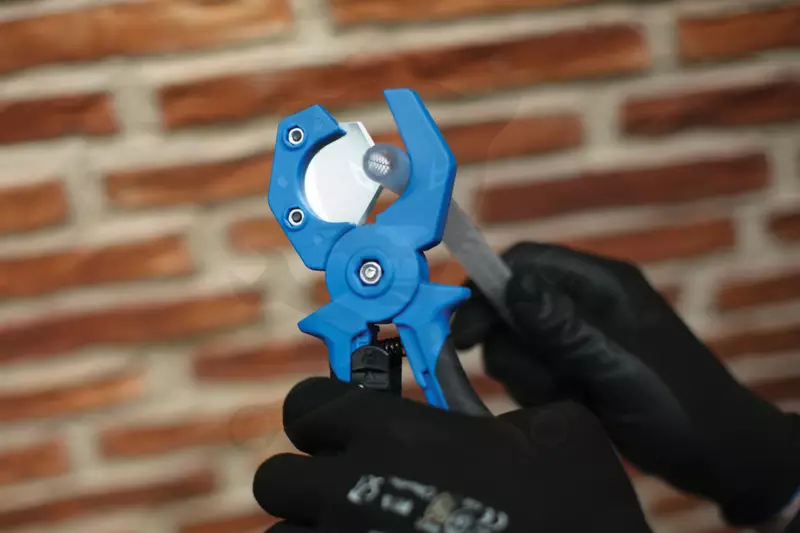 Tömlővágó szerszám műanyag csőhöz 0-32 mm