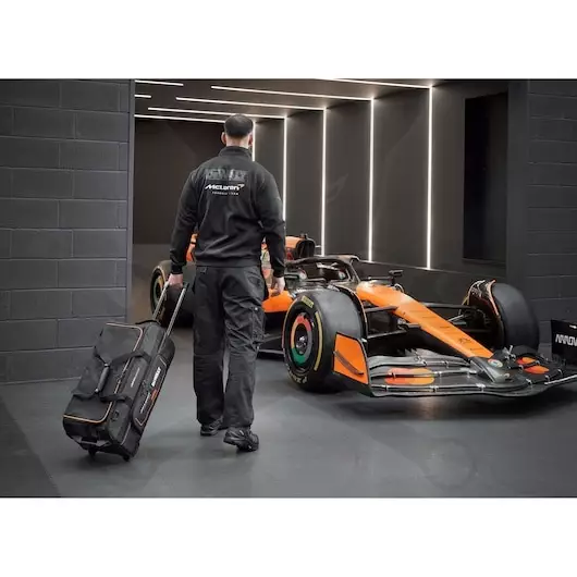 Szerszámos táska, fogantyú + kerék 700x330x330 mm - McLaren