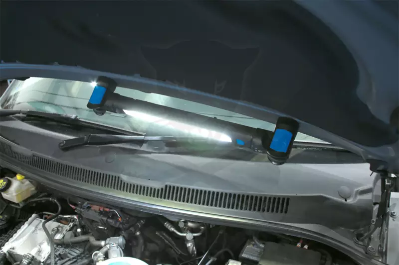 Szerelőlámpa MOTORHÁZTETŐRE 1000 lm - akkus, mágneses és kampós