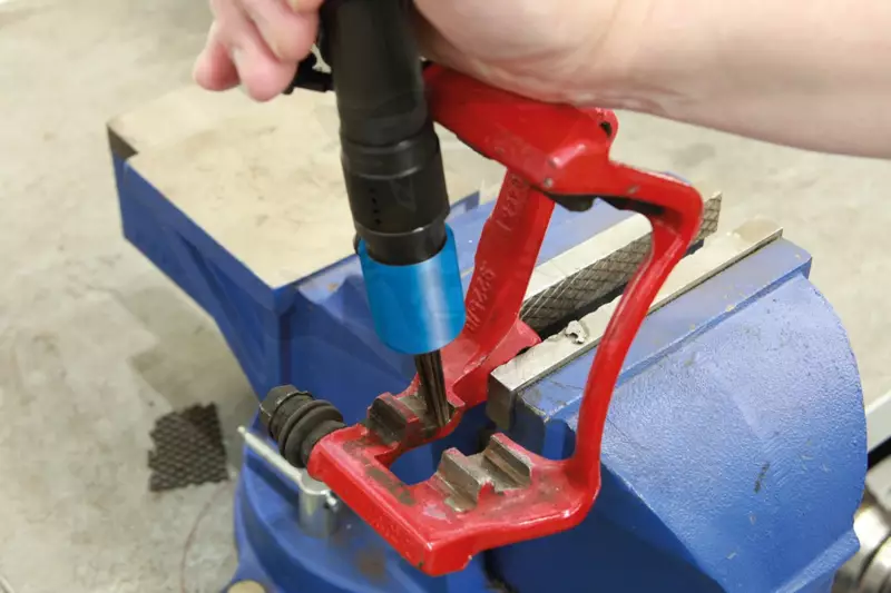 Levegős revétlenítő rozsdaleverő gép MINI kivitel - Laser
